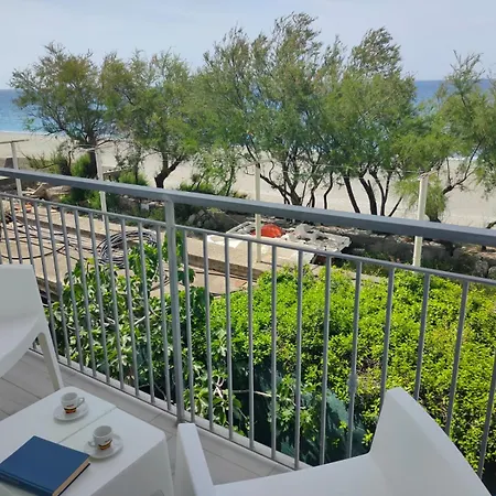 Meraviglia In Riva Al Mare *