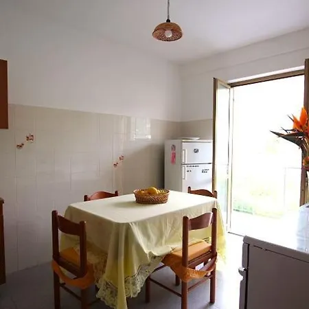 Meraviglia In Riva Al Mare *