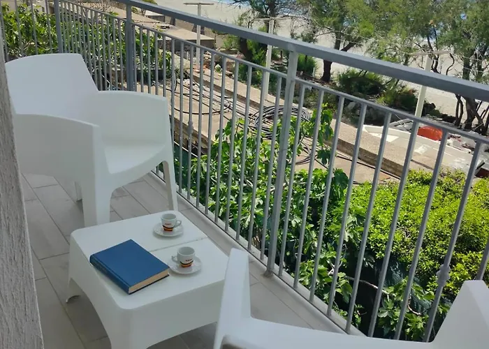 Meraviglia In Riva Al Mare *